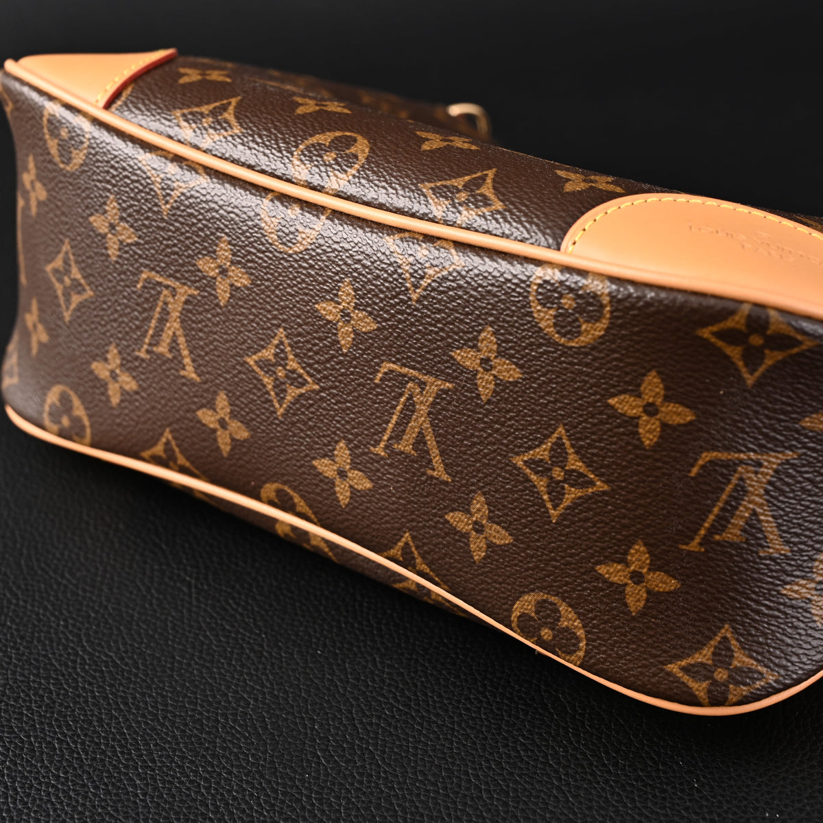 Louis Vuitton Boulogne Monogram Canvas Shoulder Bag – Classic Brown with Vachetta Leather Trim (M45832) product image 5,