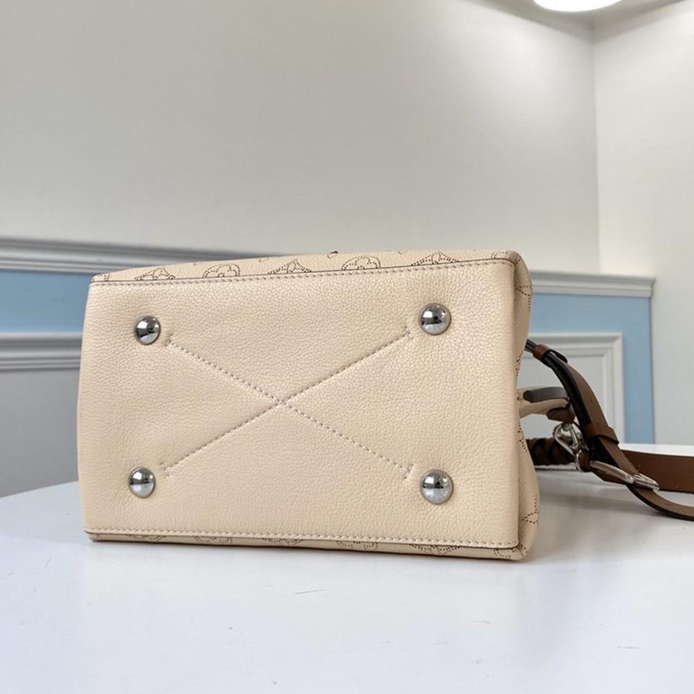 Louis Vuitton Néonoé BB Bucket Bag - Cosmic Latte product image 5, provided for visual reference and product detail review