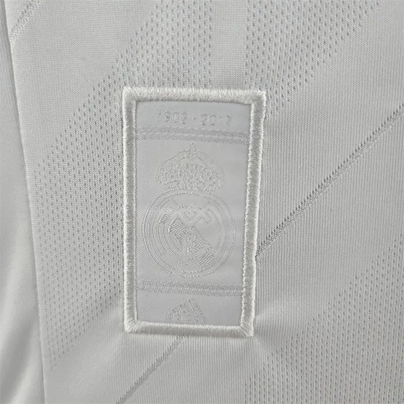 Retro-Real-Madrid-Home-Kit-17/18-Football-Jersey product image 10