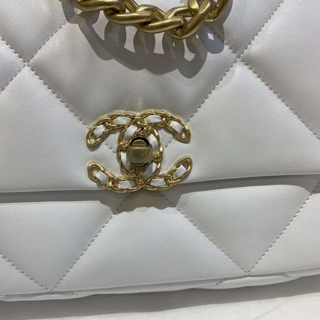 Chanel 19 Medium Flap Bag product image 8, provided for visual reference and product detail review