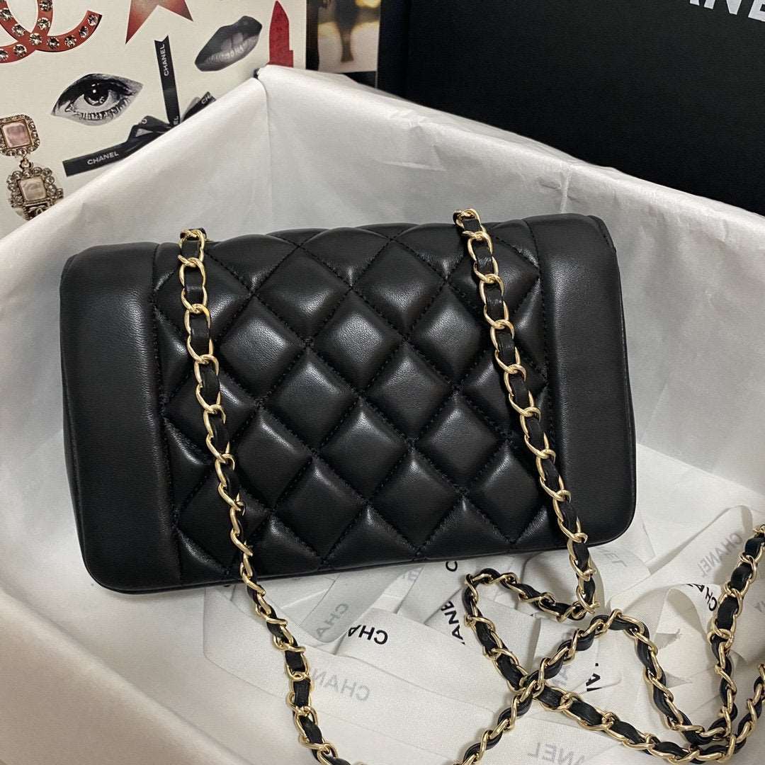 Chanel Flap Bag Black product image 3, provided for visual reference and product detail review