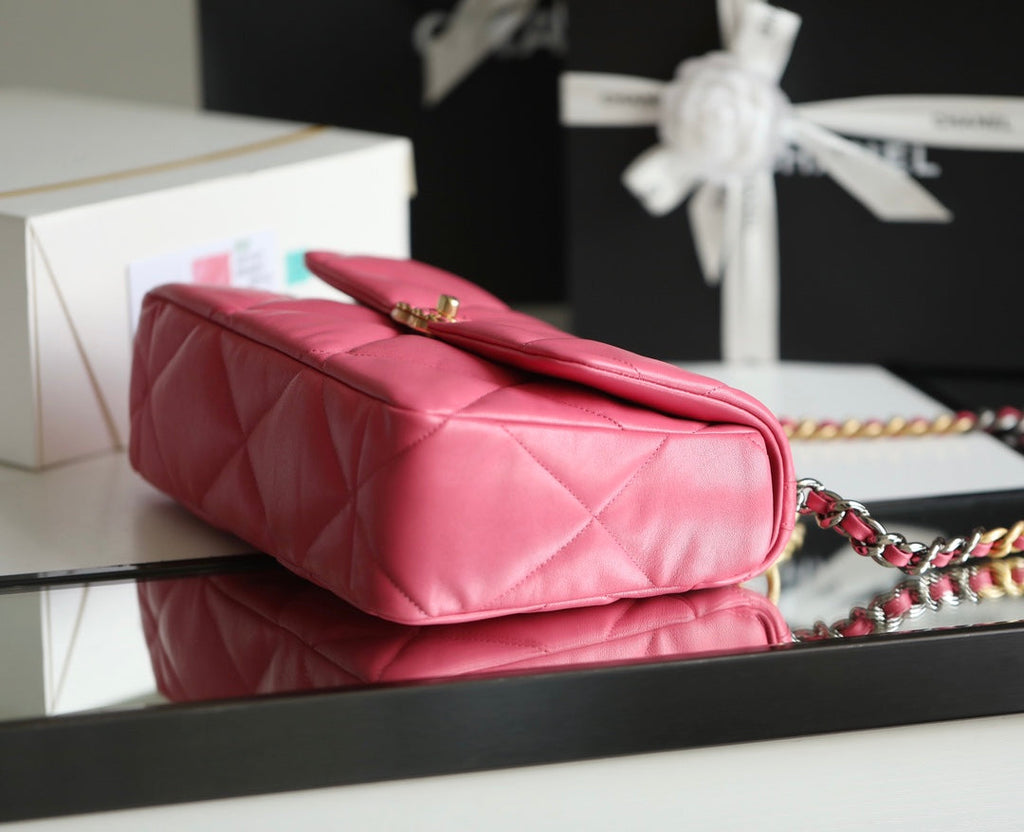 Chanel 19 Flap Bag Medium Pink - 30cm product image 4, provided for visual reference and product detail review