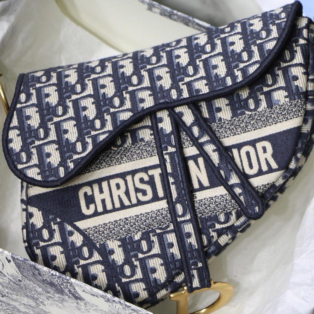 Dior Saddle Bag product image 2, provided for visual reference and product detail review