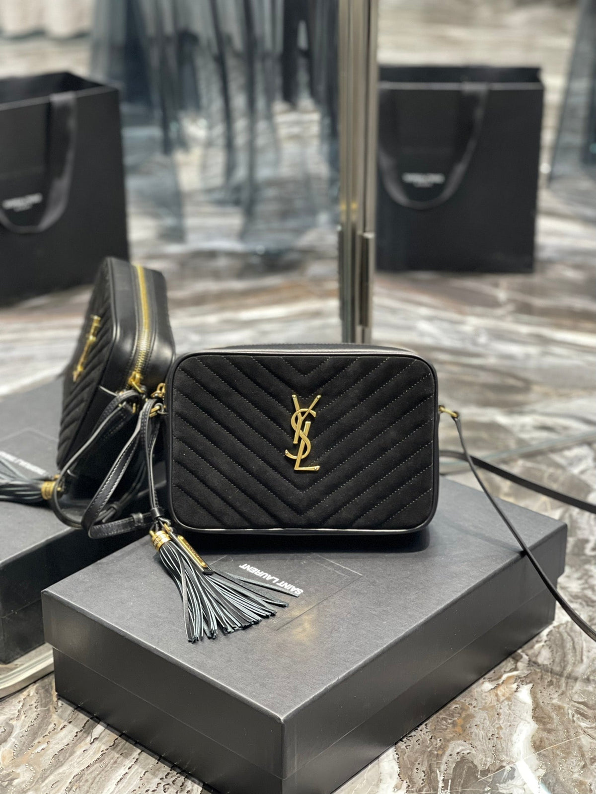 YSL Loulou Camera Bag 23cm 07 - Black product image 1, provided for visual reference and product detail review