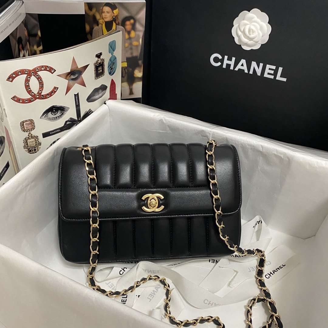 Chanel Flap Bag product image 2, provided for visual reference and product detail review