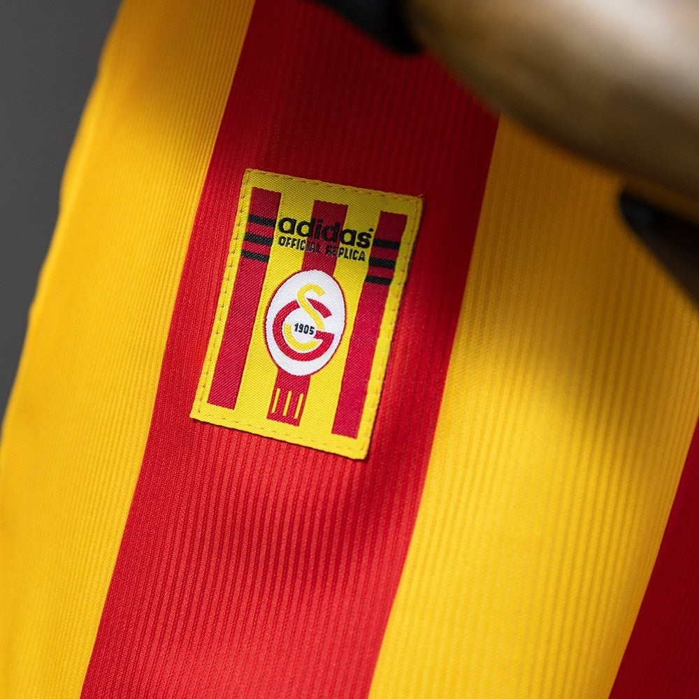Galatasaray Jersey 1999-00 Home Retro Football Kit product image 3