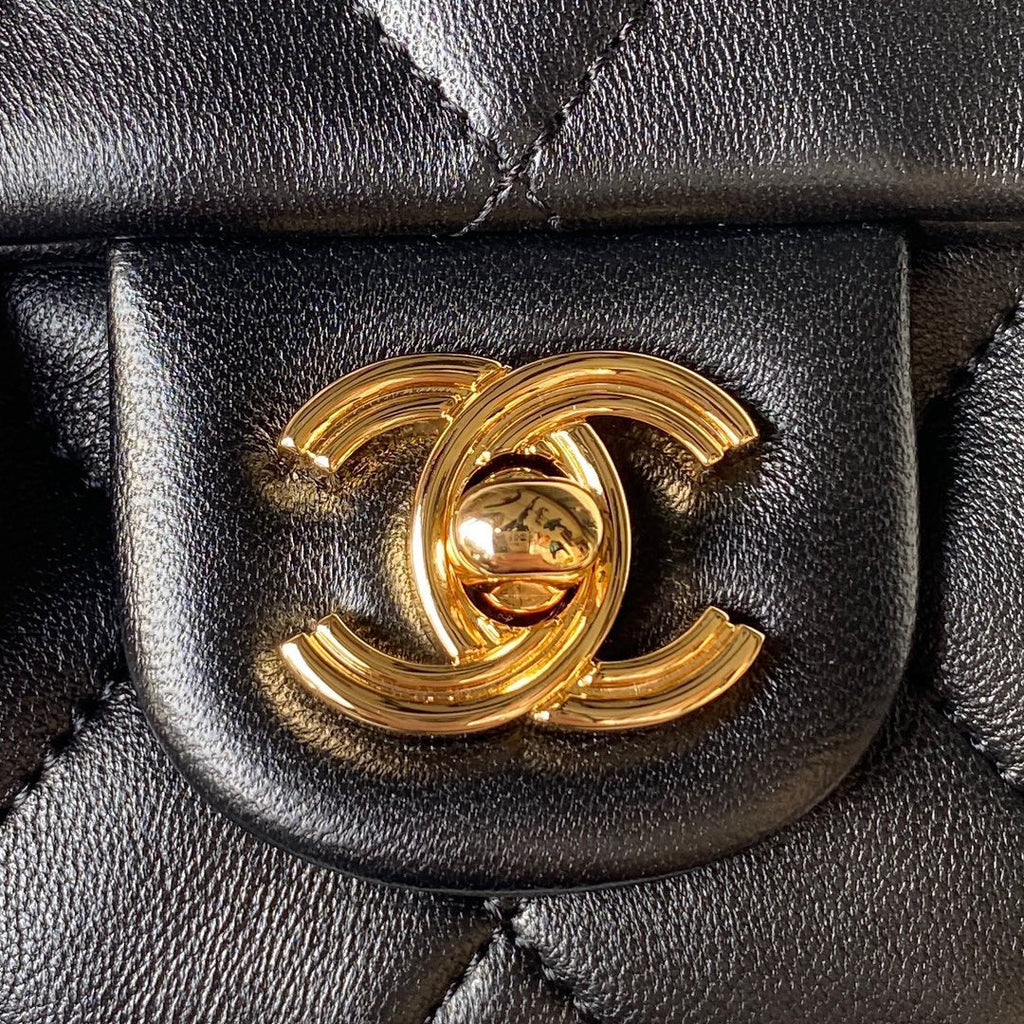 Chanel Flap Bag Gold Top Handle Black product image 5, provided for visual reference and product detail review