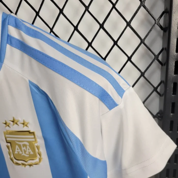 Kids Argentina Home Kit 24/25 Copa America 2024 Football product image 9