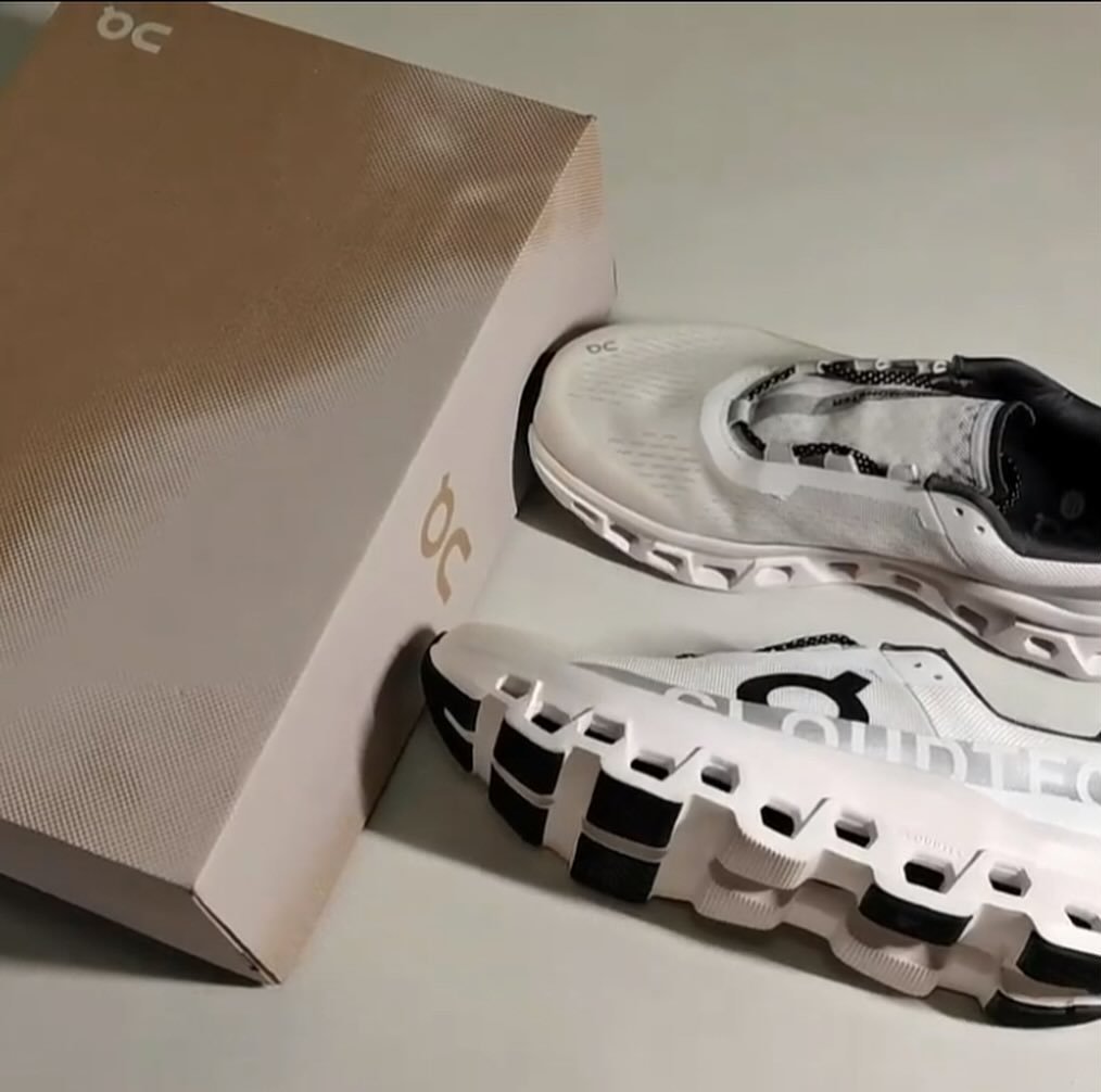 On Cloudmonster 1 Running Shoes product image 2, provided for visual reference and product detail review