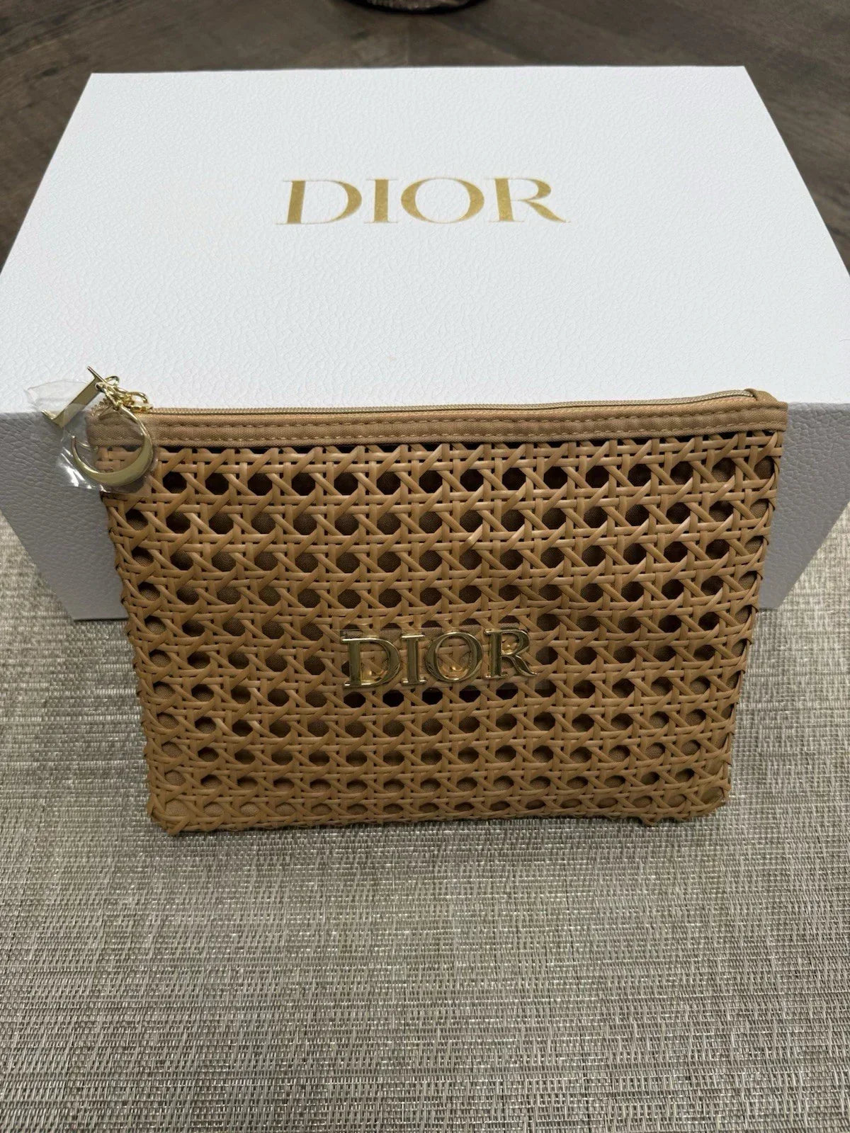 Dior Raffia Solar Pouch Limited Edition product image 3, provided for visual reference and product detail review