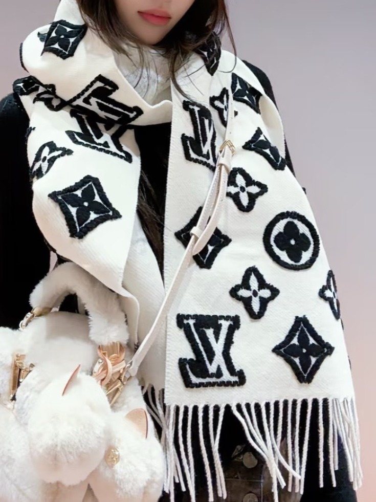 Louis Vuitton White and Black Graphic Scarf product image 1, provided for visual reference and product detail review