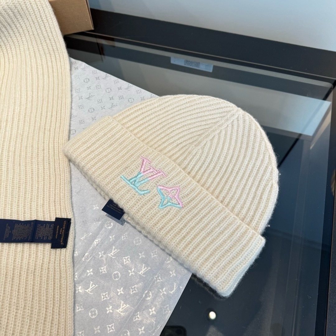 Louis Vuitton Cream Rib-Knit Scarf and Beanie Set product image 7, provided for visual reference and product detail review