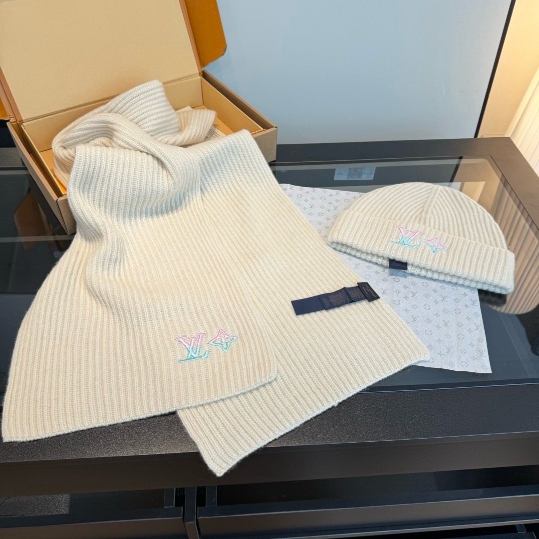 Louis Vuitton Cream Rib-Knit Scarf and Beanie Set product image 3, provided for visual reference and product detail review