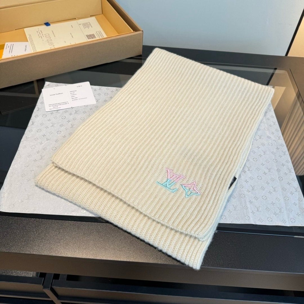 Louis Vuitton Cream Rib-Knit Scarf and Beanie Set product image 8, provided for visual reference and product detail review