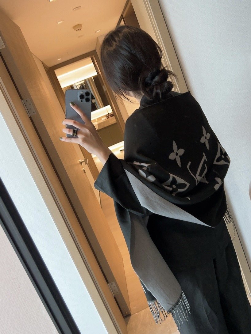 Louis Vuitton Oversized Floral and Lettered Fringe Scarf product image 6, provided for visual reference and product detail