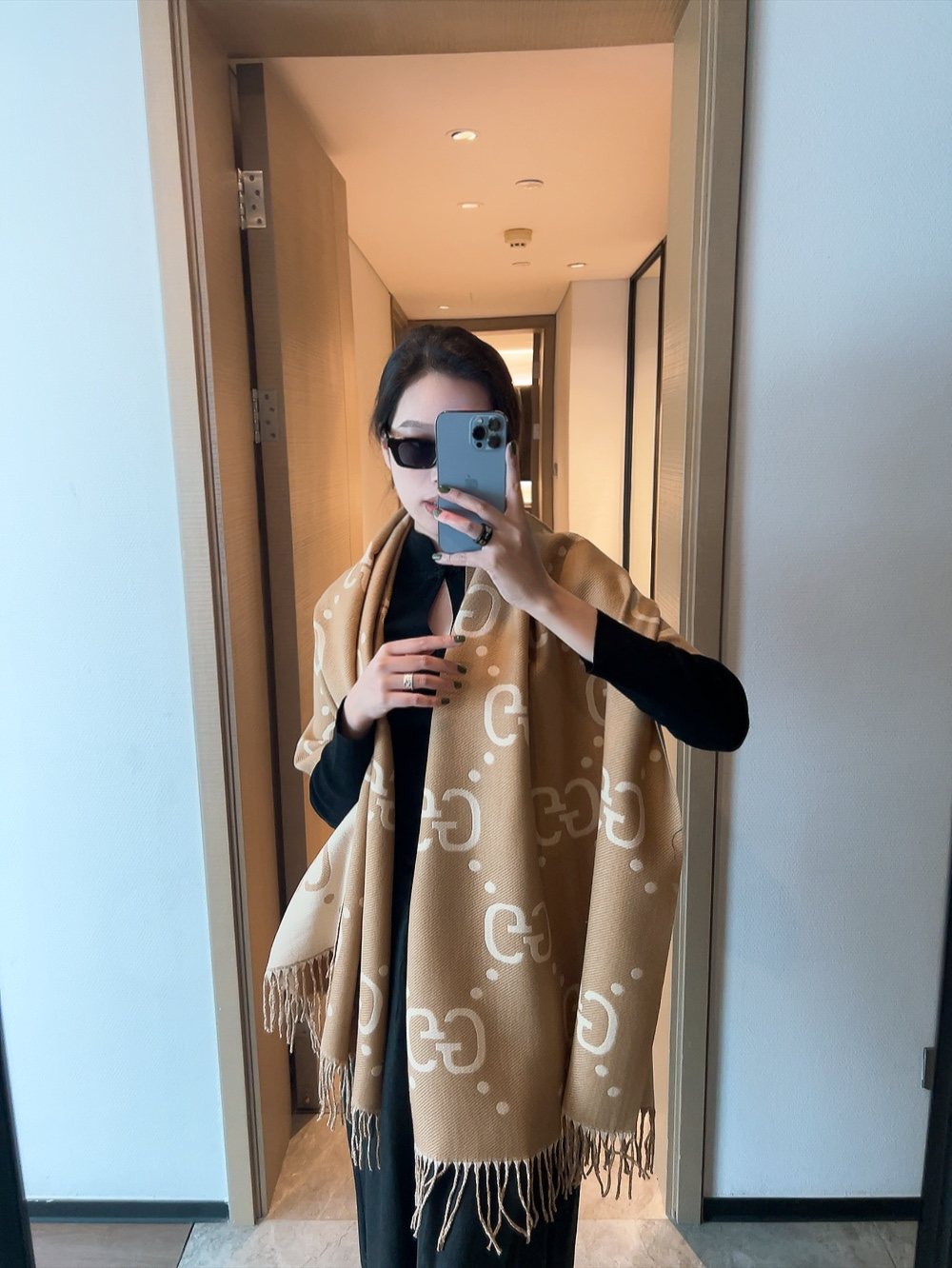 Gucci Tan Cream Motif Fringed Scarf product image 1, provided for visual reference and product detail review