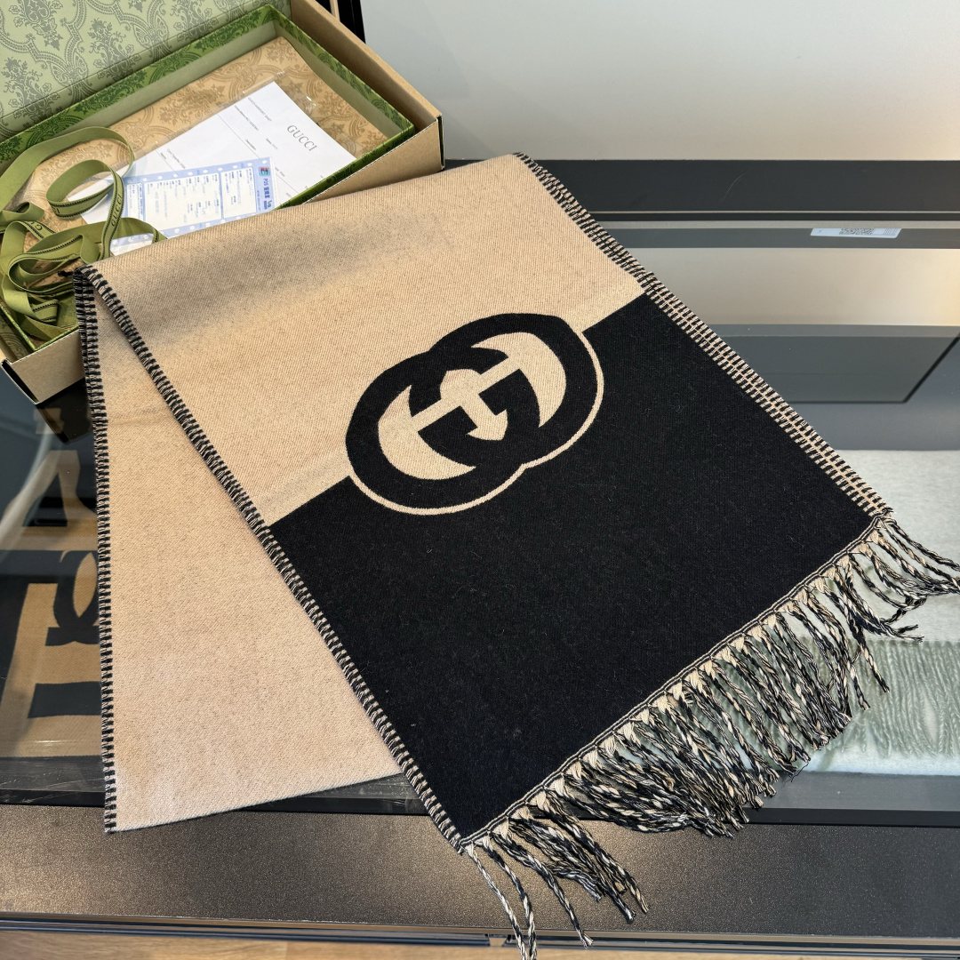 Gucci Black & Beige Fringed Scarf product image 1, provided for visual reference and product detail review