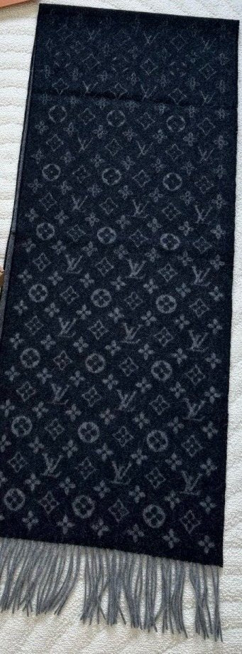 Louis Vuitton Black & Gray Monogram Scarf product image 1, provided for visual reference and product detail review