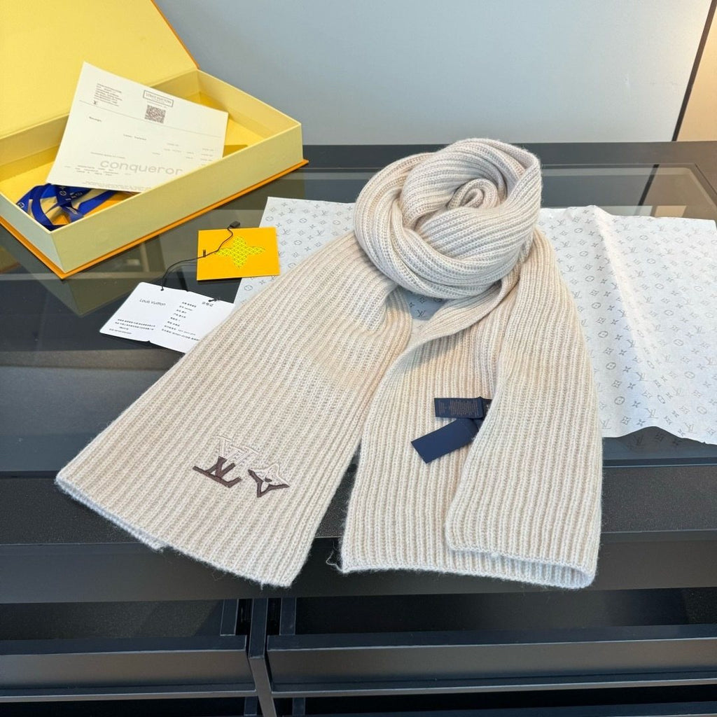 Louis Vuitton Cream Beige Beanie & Scarf Set product image 5, provided for visual reference and product detail review