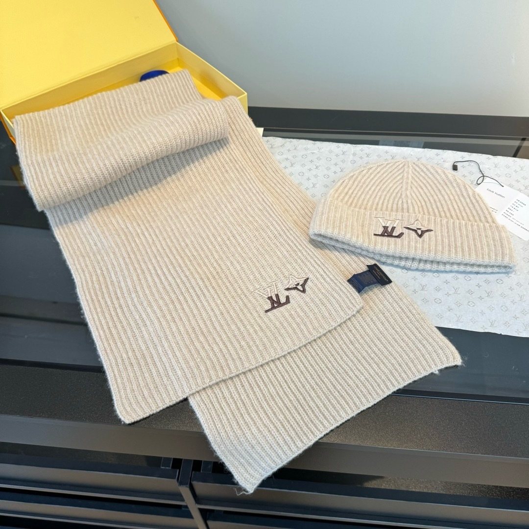 Louis Vuitton Cream Beige Beanie & Scarf Set product image 3, provided for visual reference and product detail review