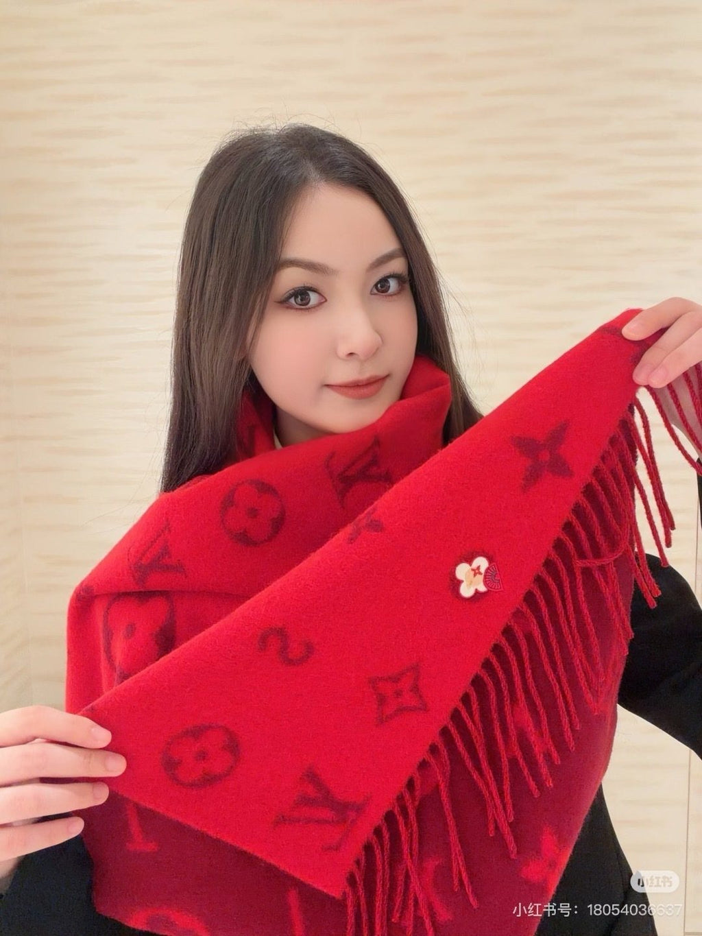Louis Vuitton Reykjavik 2.0 Red Monogram Scarf product image 7, provided for visual reference and product detail review