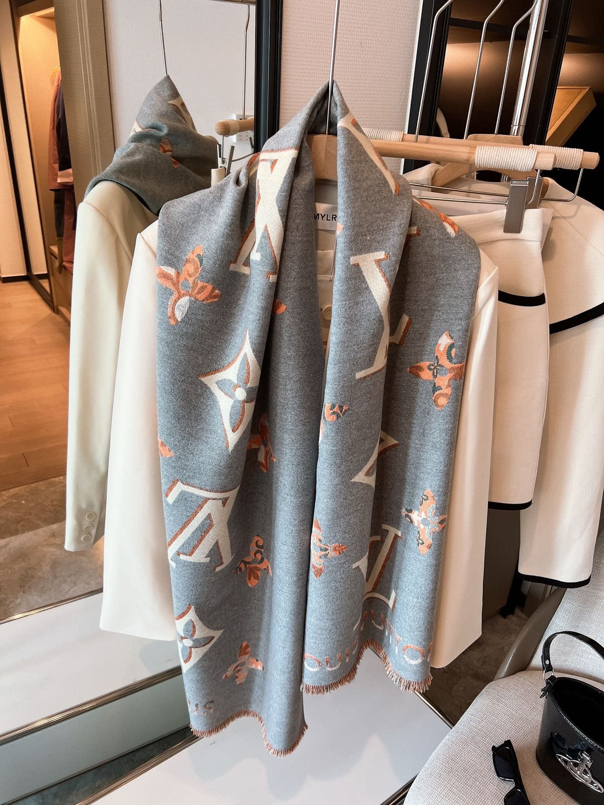 Louis Vuitton Monogram Floral Shawl product image 1, provided for visual reference and product detail review