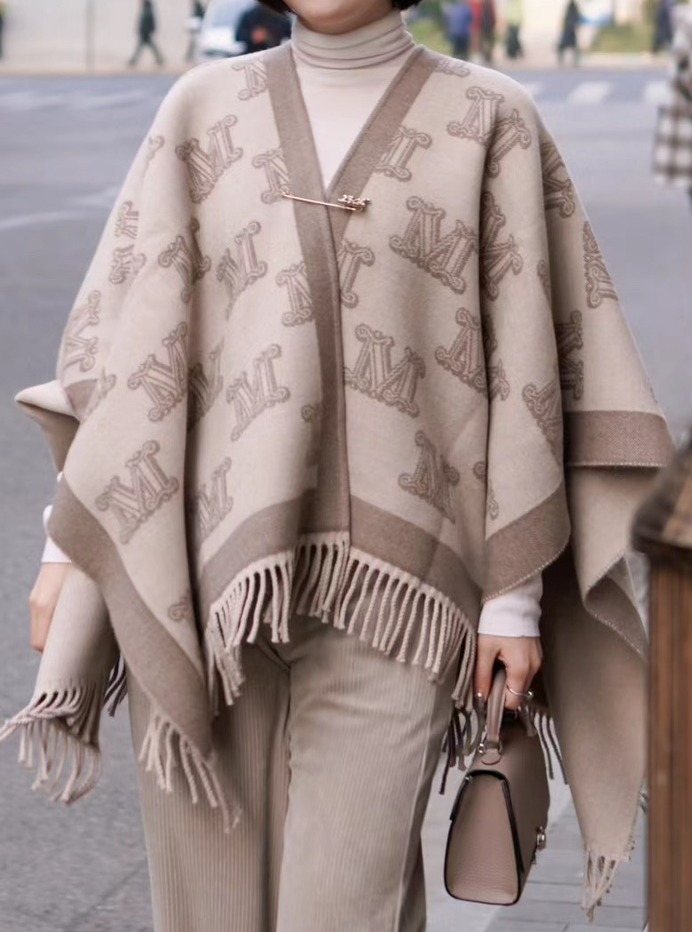 Max Mara Fringed Patterned Cape product image 1, provided for visual reference and product detail review