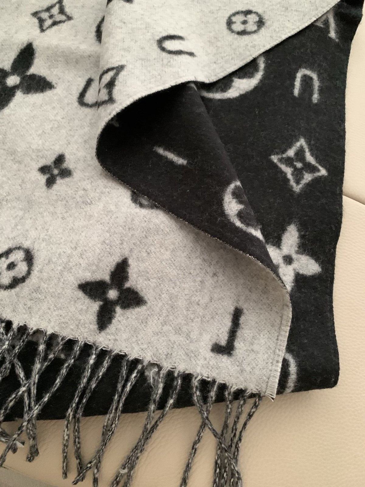 Louis Vuitton Black and Gray Reversible Cashmere Scarf product image 6, provided for visual reference and product detail