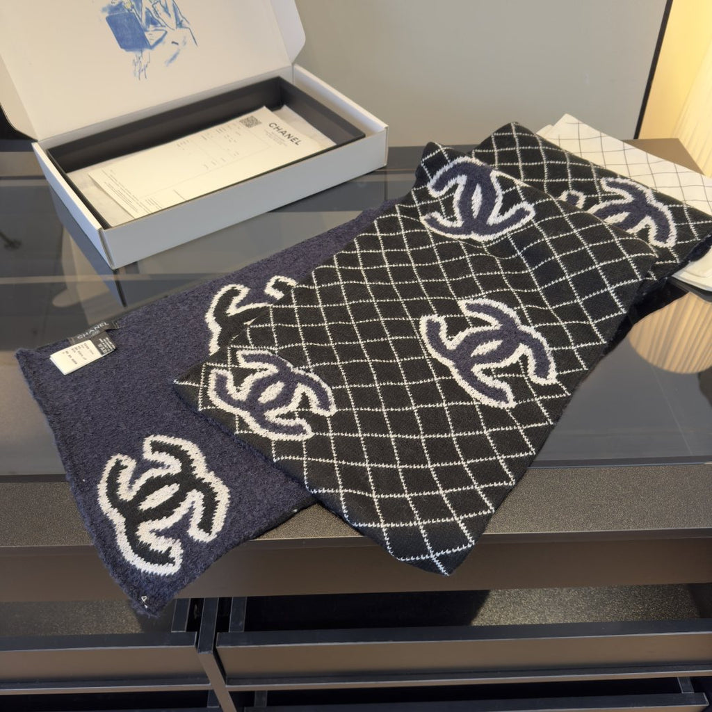 Chanel Graphic Motif Knit Scarf product image 1, provided for visual reference and product detail review