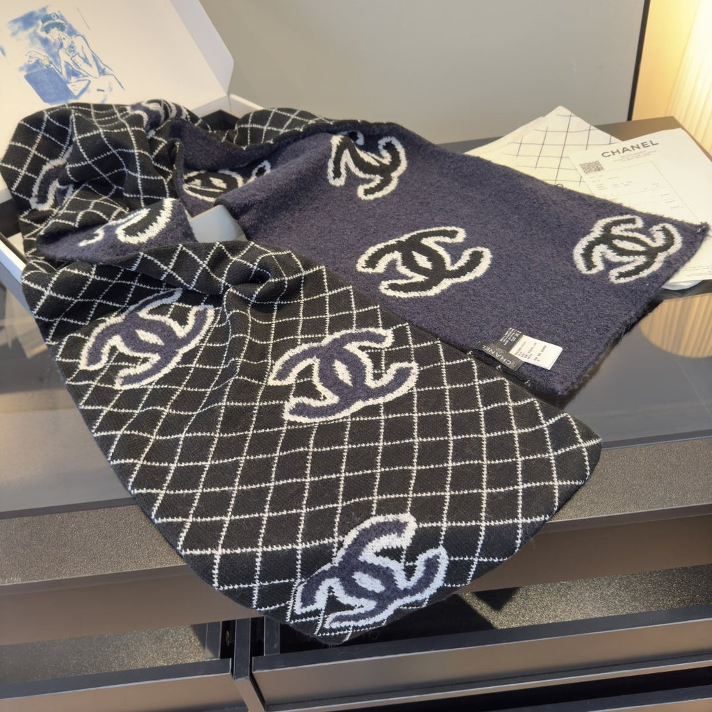 Chanel Graphic Motif Knit Scarf product image 2, provided for visual reference and product detail review