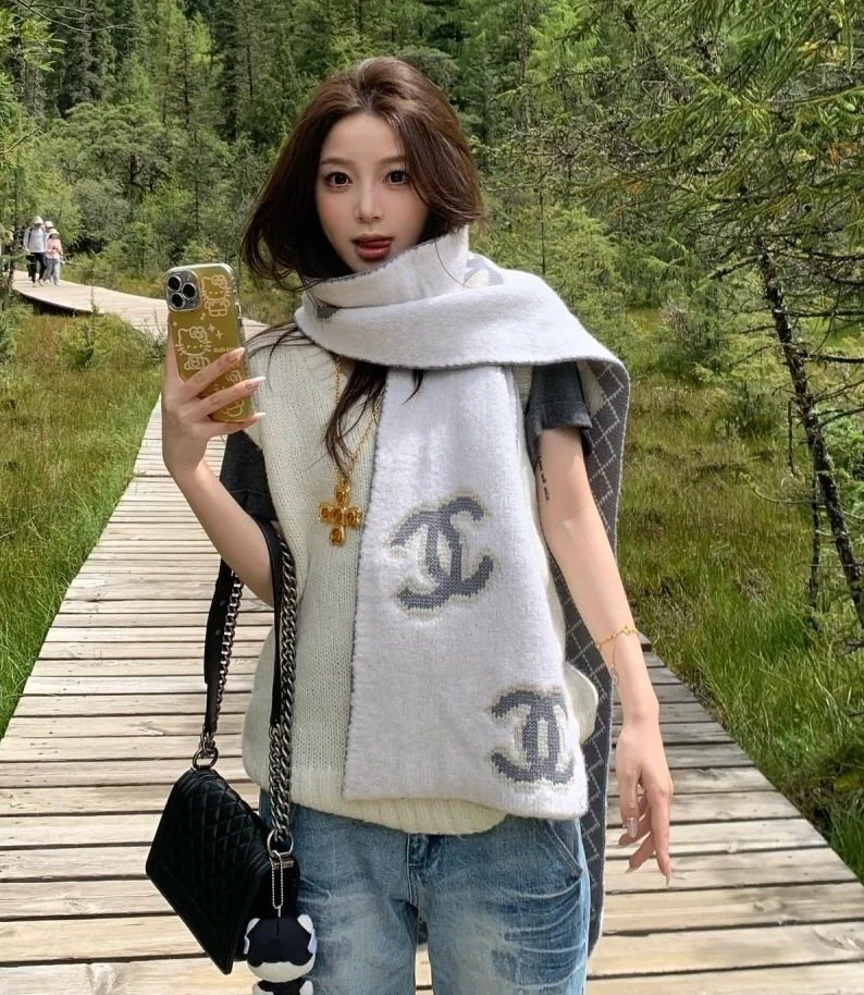 Chanel Gray & Ivory Diamond-Pattern Scarf product image 2, provided for visual reference and product detail review