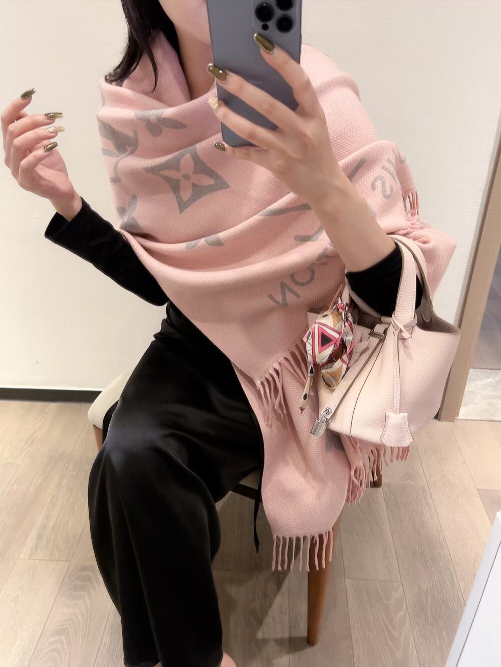 Louis Vuitton Oversized Floral Monogram Fringed Scarf product image 5, provided for visual reference and product detail