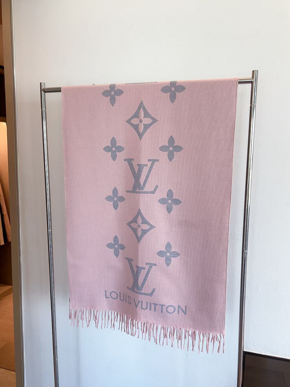 Louis Vuitton Oversized Floral Monogram Fringed Scarf product image 1, provided for visual reference and product detail