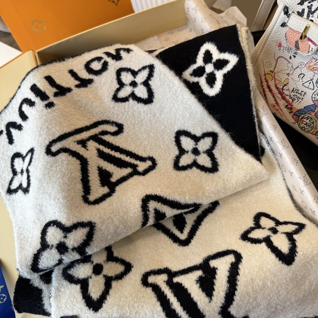 Louis Vuitton Black & Ivory Monogram Scarf product image 10, provided for visual reference and product detail review