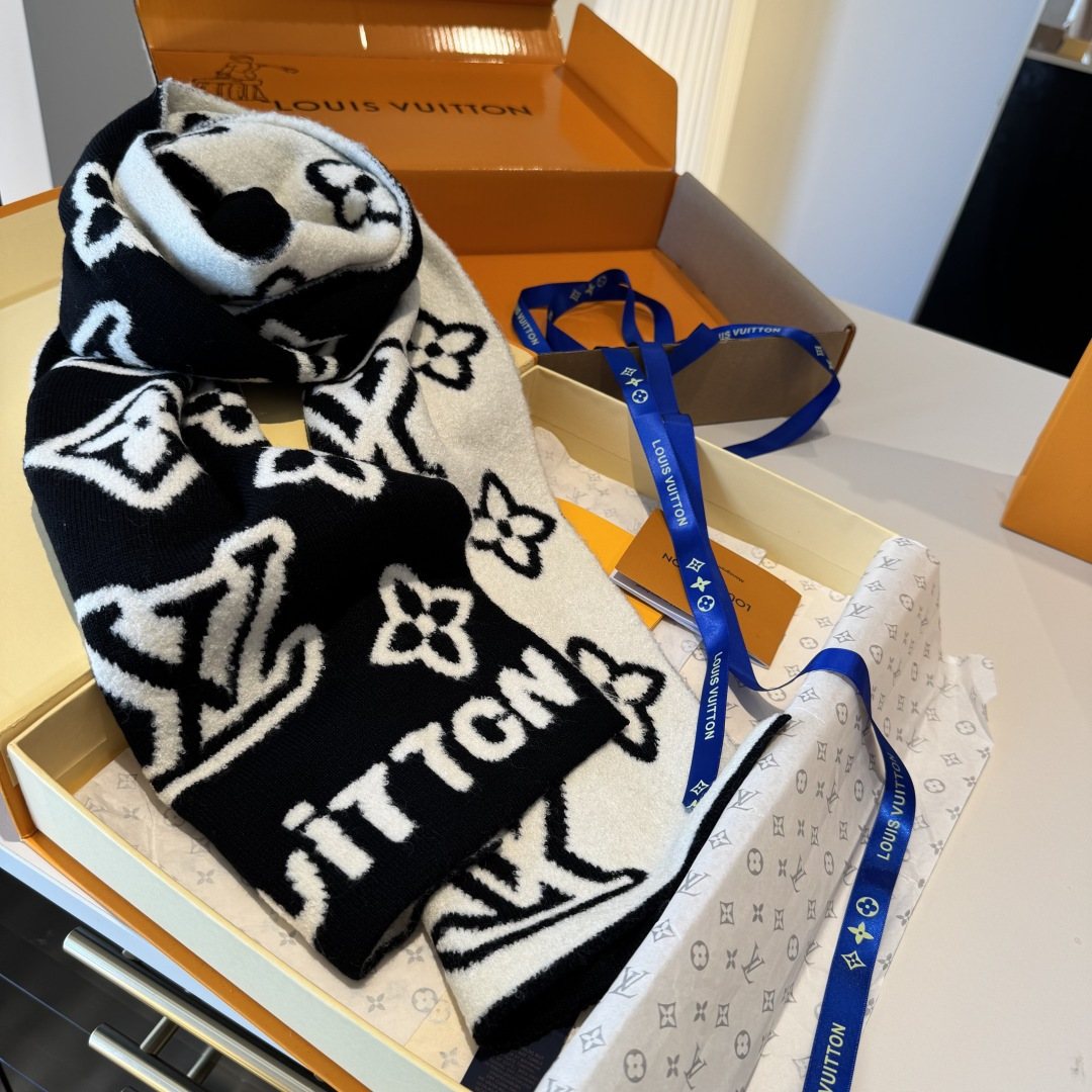 Louis Vuitton Black & Ivory Monogram Scarf product image 6, provided for visual reference and product detail review