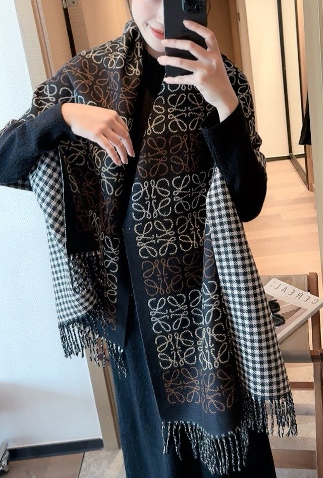 Black Multicolor Loop-Pattern Fringed Scarf product image 2, provided for visual reference and product detail review