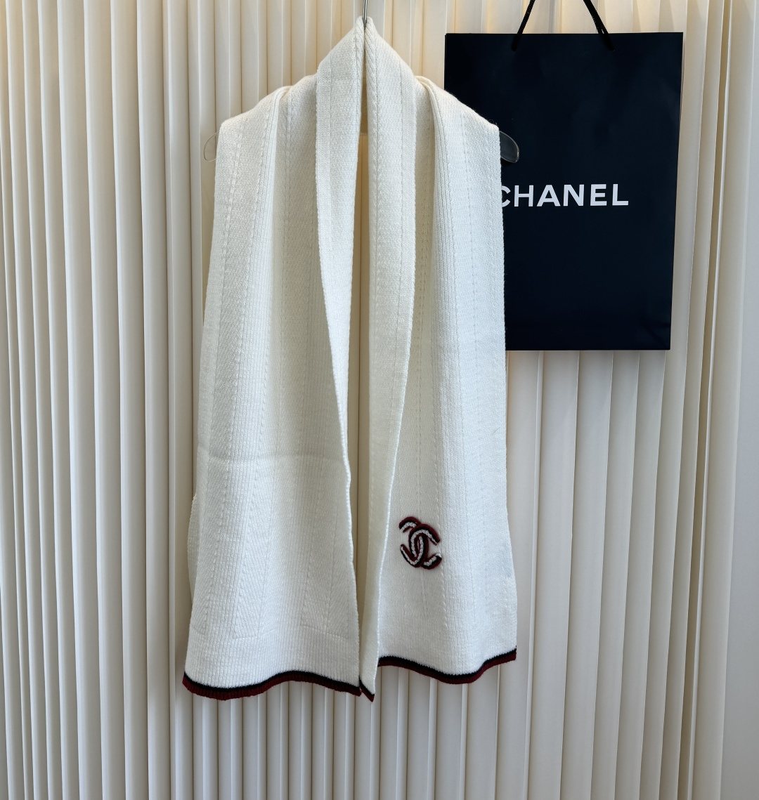 Chanel Logo Trim Knitted Scarf product image 1, provided for visual reference and product detail review