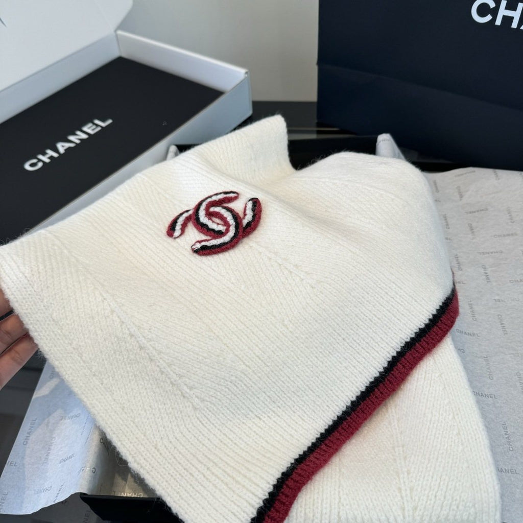 Chanel Logo Trim Knitted Scarf product image 11, provided for visual reference and product detail review