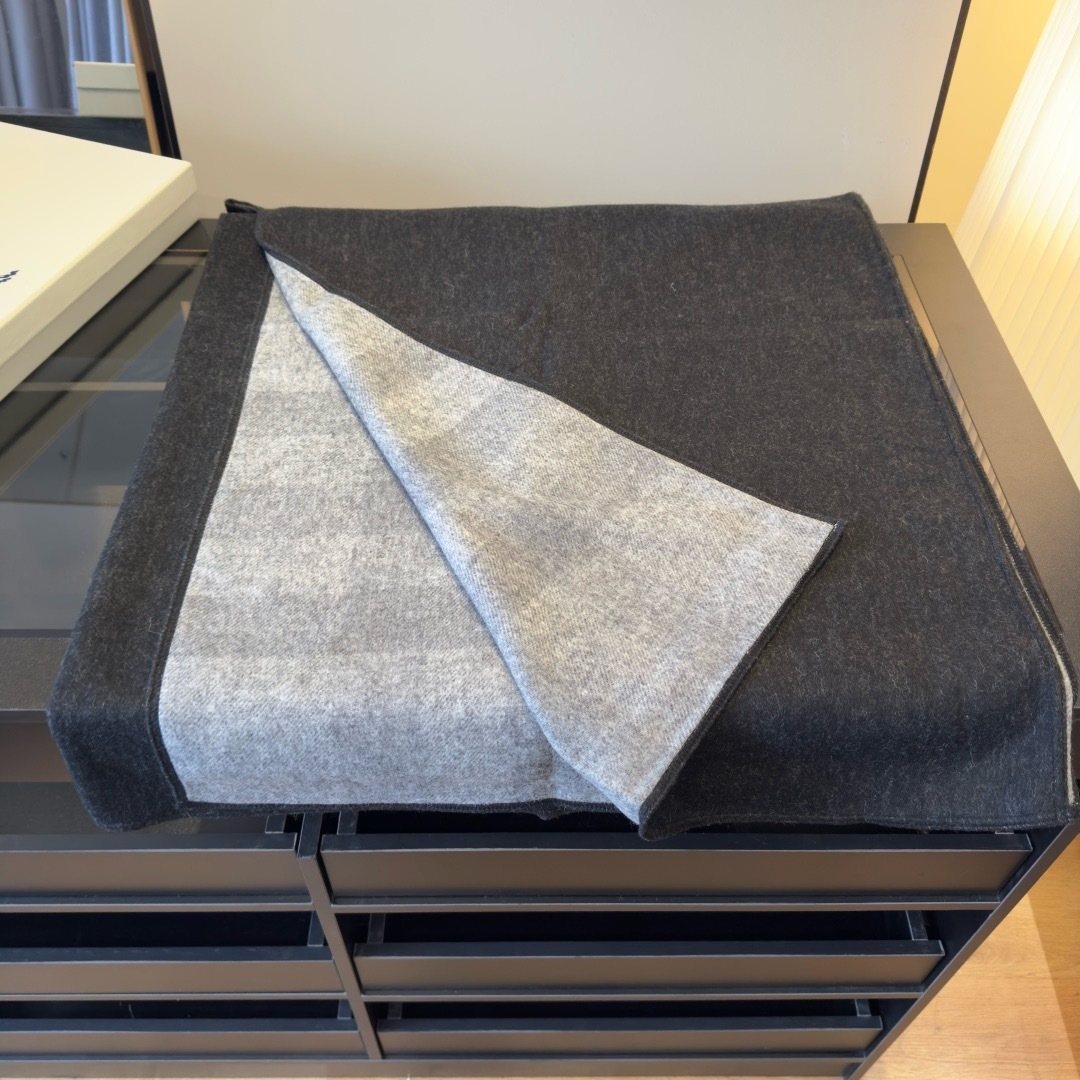 Burberry Reversible Color-Block Poncho product image 9, provided for visual reference and product detail review