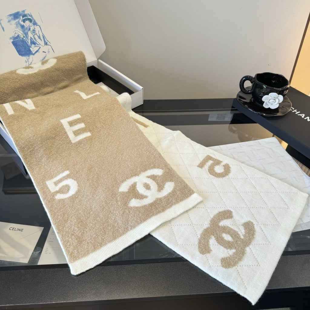 Chanel Logo Motif Knit Scarf product image 1, provided for visual reference and product detail review