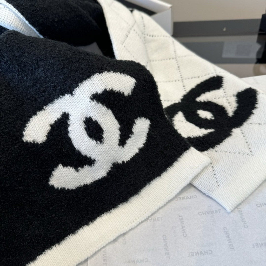 Chanel Logo Motif Knit Scarf product image 17, provided for visual reference and product detail review