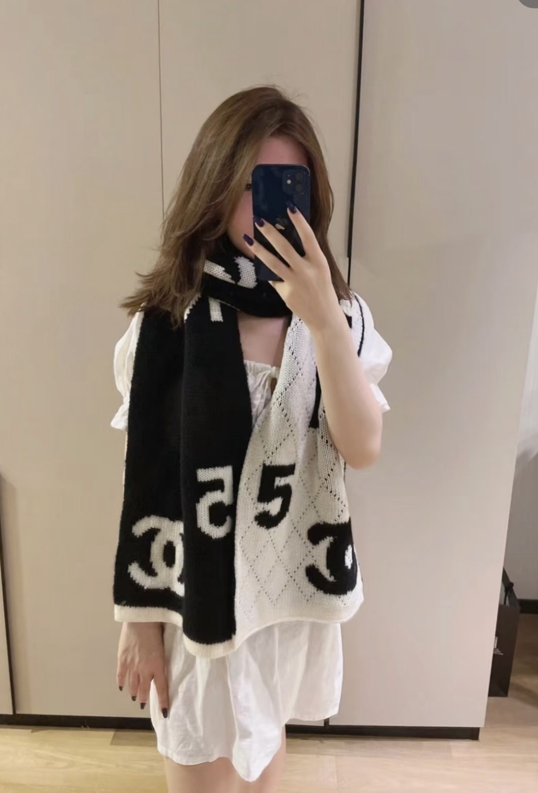 Chanel Logo Motif Knit Scarf product image 3, provided for visual reference and product detail review