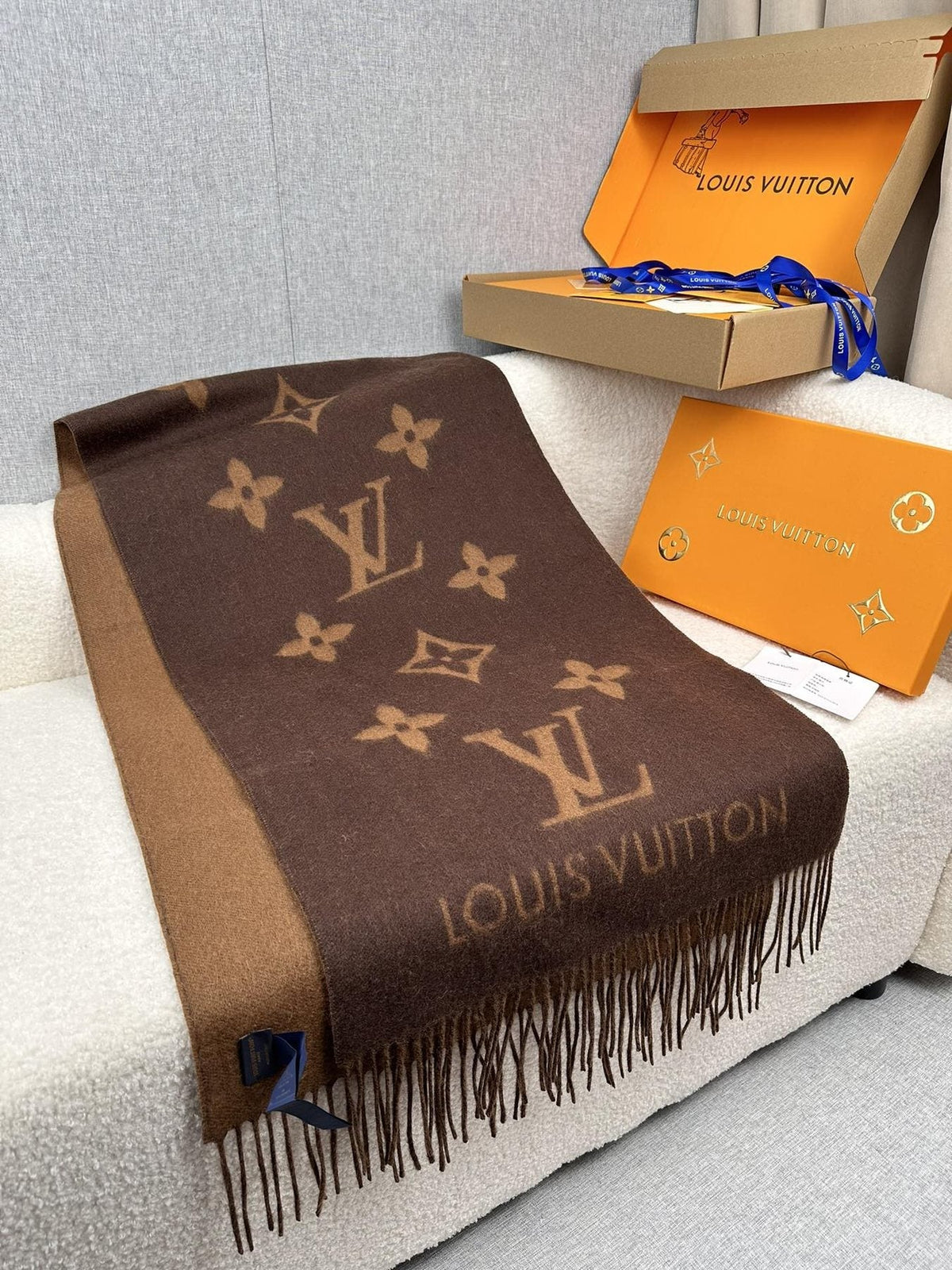 Louis Vuitton Wordmark Monogram Scarf - 180 x 45 cm product image 9, provided for visual reference and product detail review
