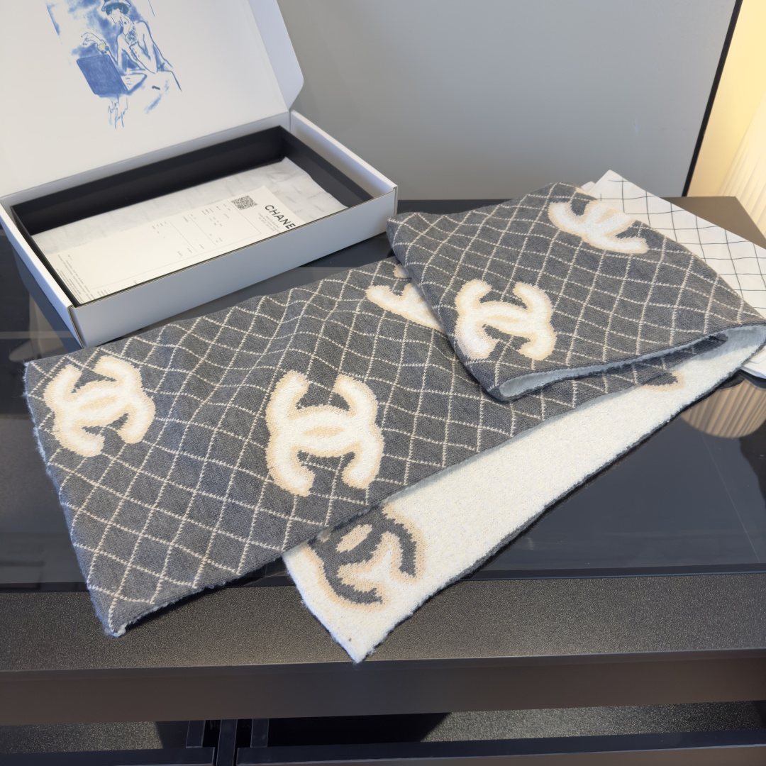 Chanel Grid Knit Scarf product image 2, provided for visual reference and product detail review