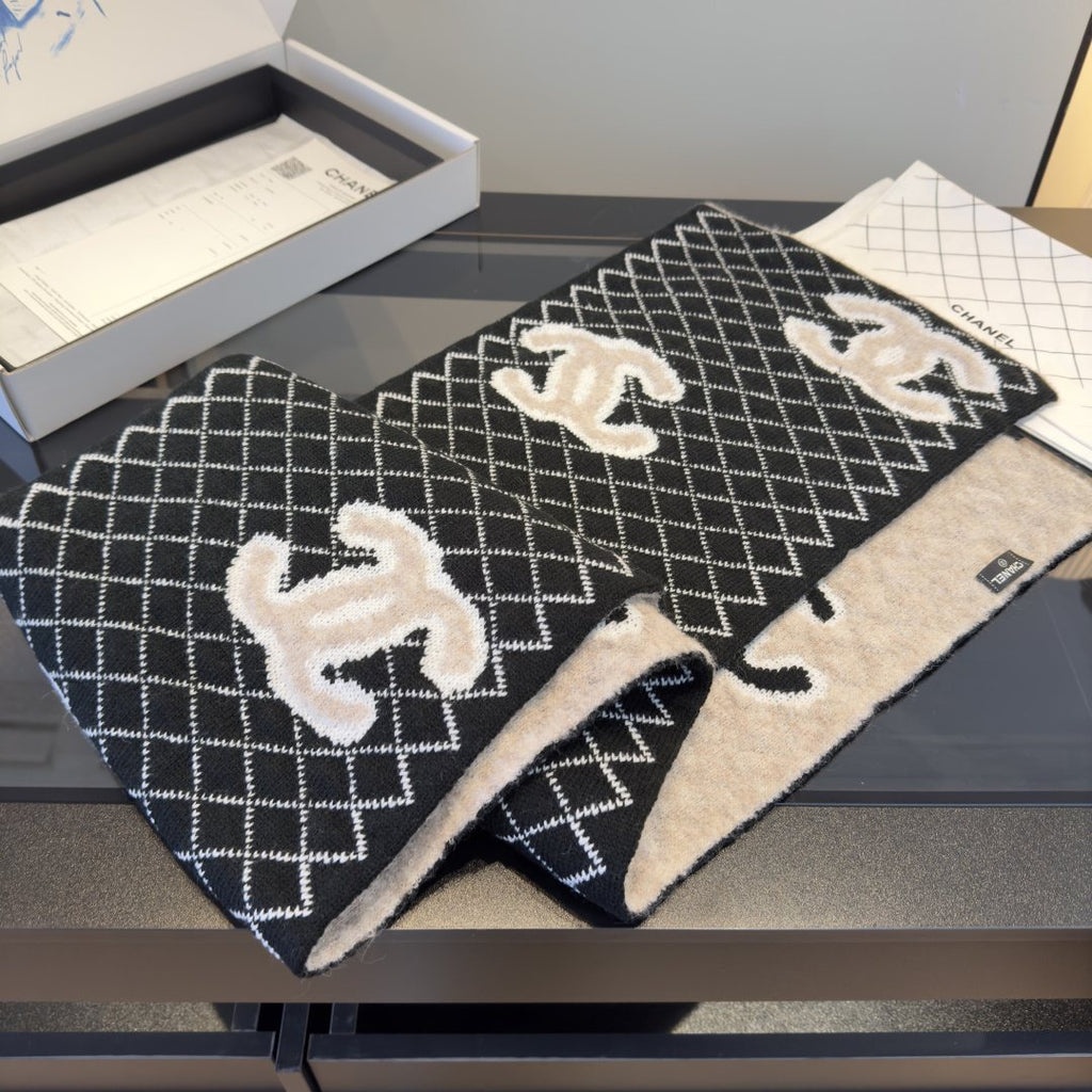 Chanel Grid Knit Scarf product image 5, provided for visual reference and product detail review