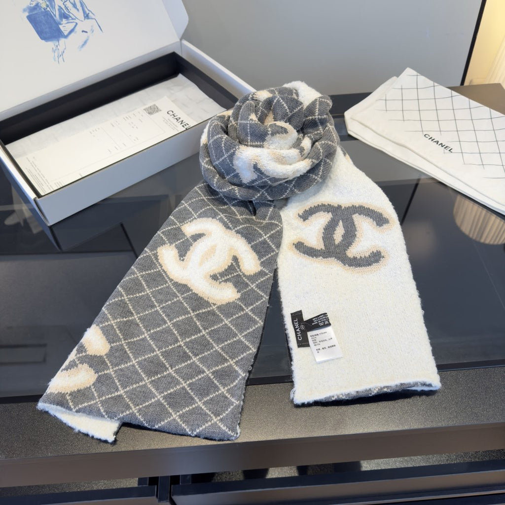 Chanel Grid Knit Scarf product image 6, provided for visual reference and product detail review