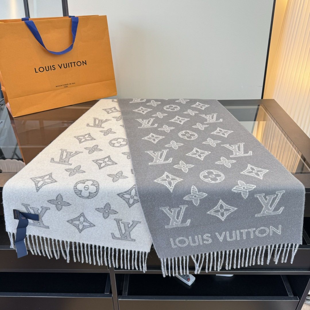 Louis Vuitton Reversible Monogram Knit Scarf product image 4, provided for visual reference and product detail review