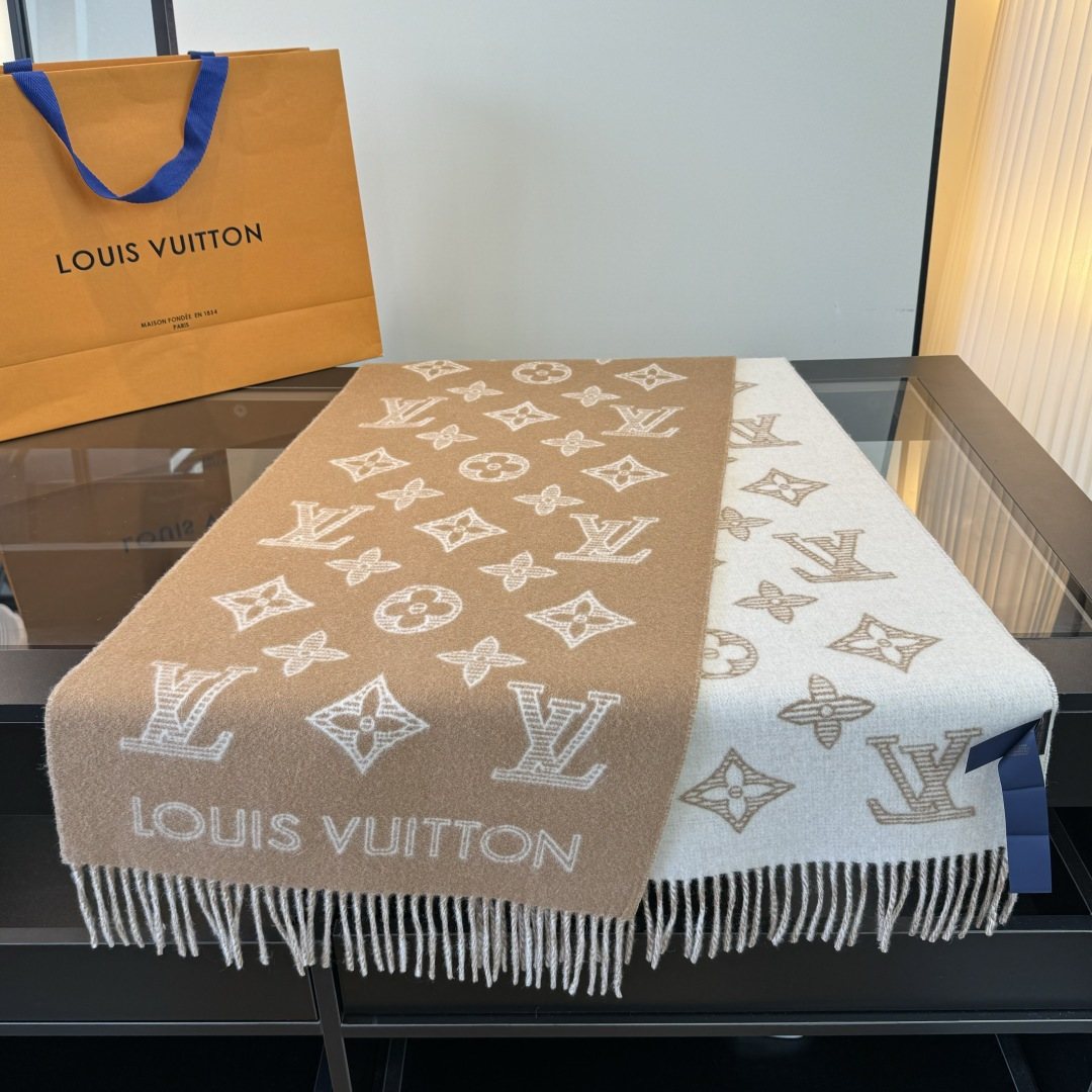 Louis Vuitton Reversible Monogram Knit Scarf product image 3, provided for visual reference and product detail review