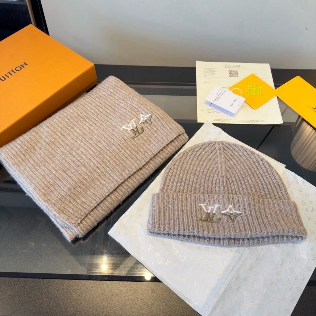Louis Vuitton Rib-Knit Beanie & Scarf Set product image 15, provided for visual reference and product detail review