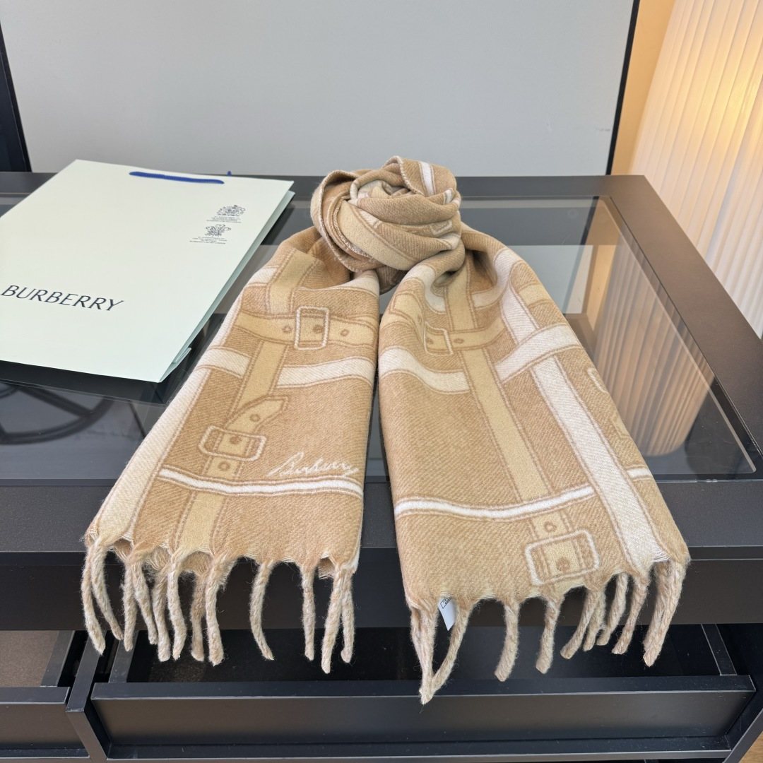 Burberry Geometric Fringed Scarf product image 13, provided for visual reference and product detail review